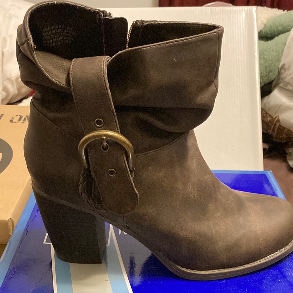 Ankle boots